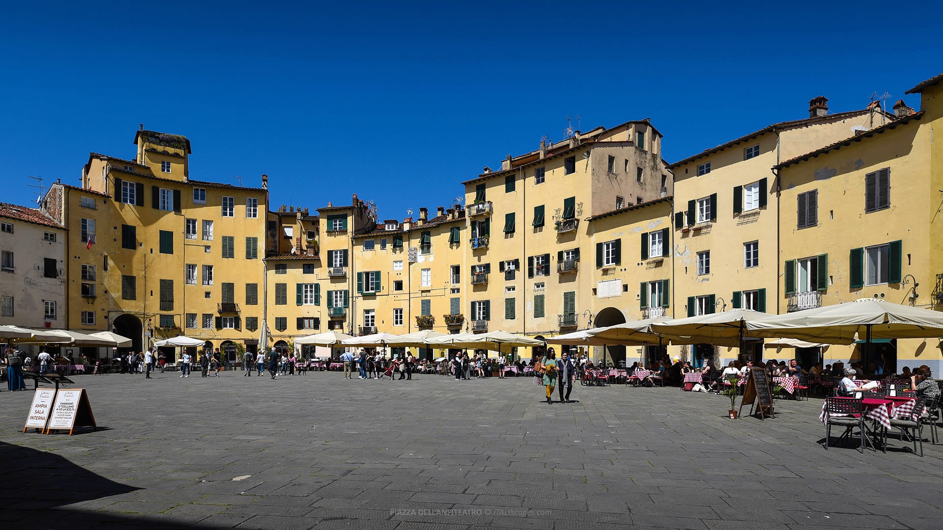 Piazza dell'Anfiteatro 5 Piazza dell'Anfiteatro - Lucca