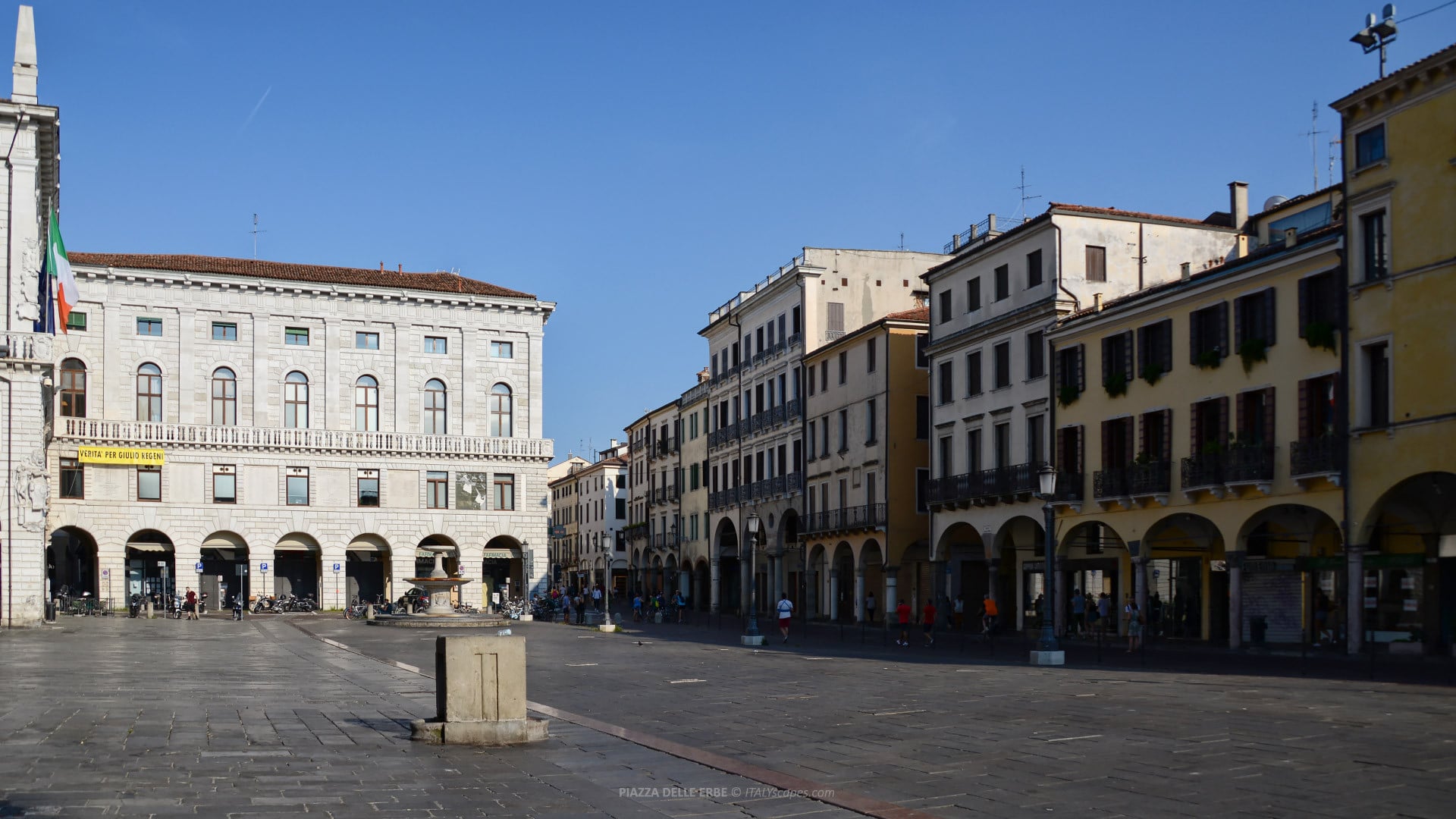 Palazzo della Ragione 2 Piazza delle Erbe - Padua