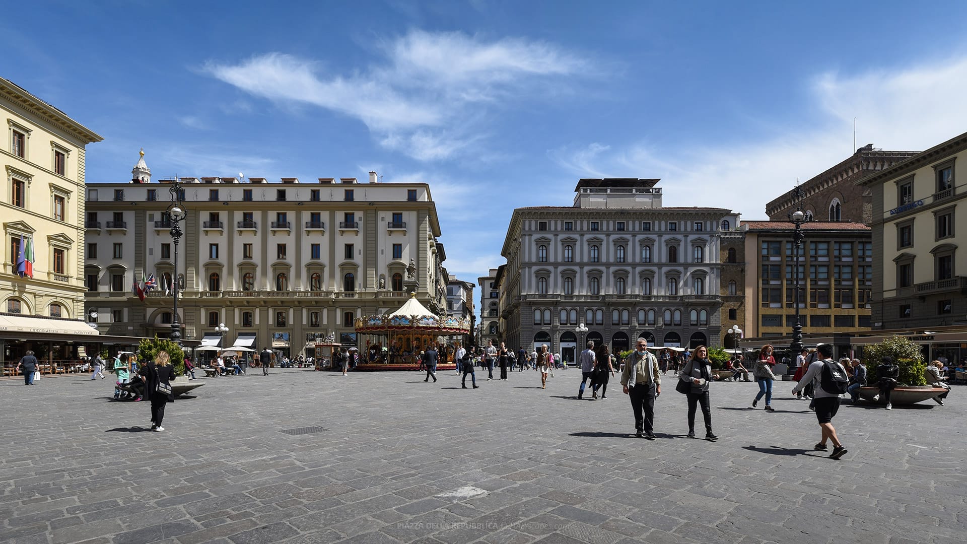 The eastern side of Piazza della Repubblica