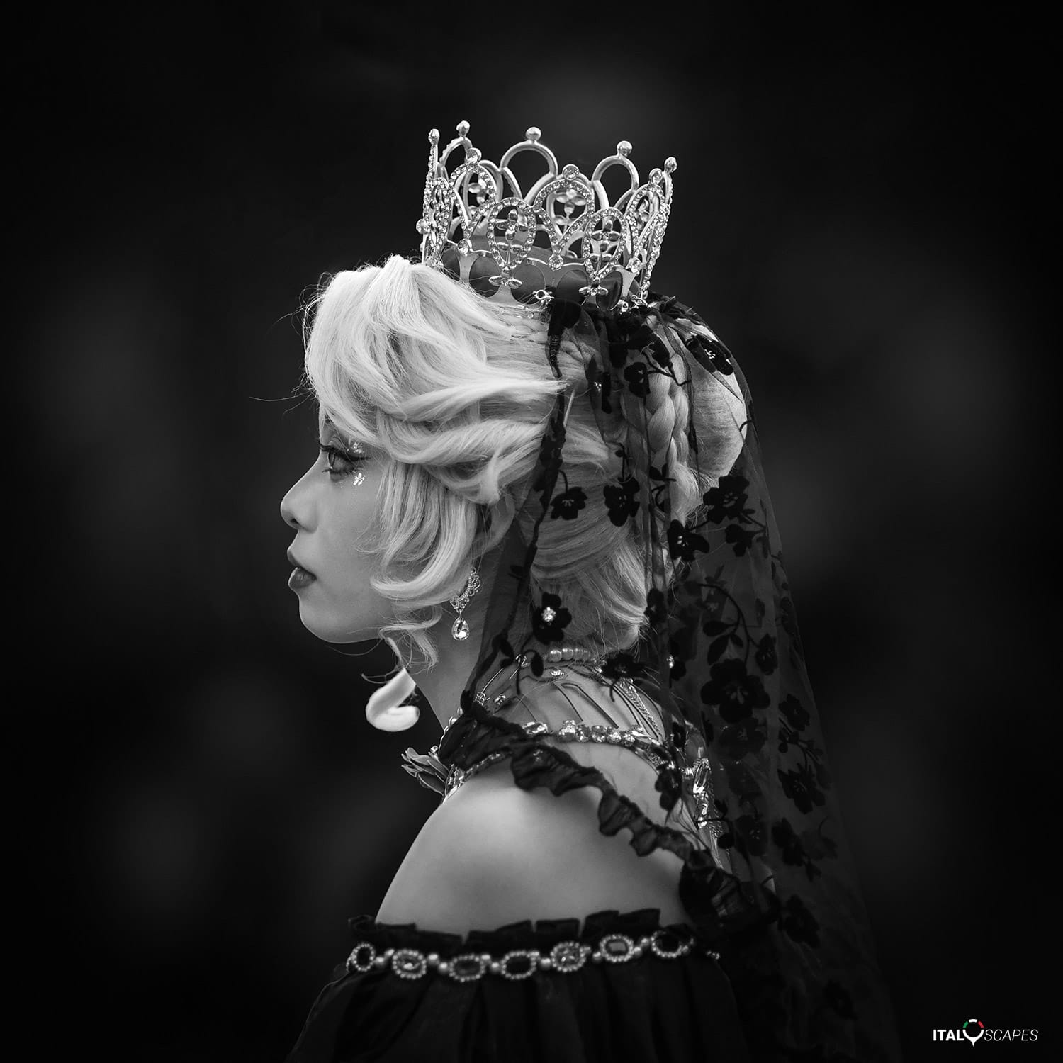 Stunning Photos of the Venice Carnival 2025: Masks, Costumes & Magical Moments 1 Venice Carnival Photos