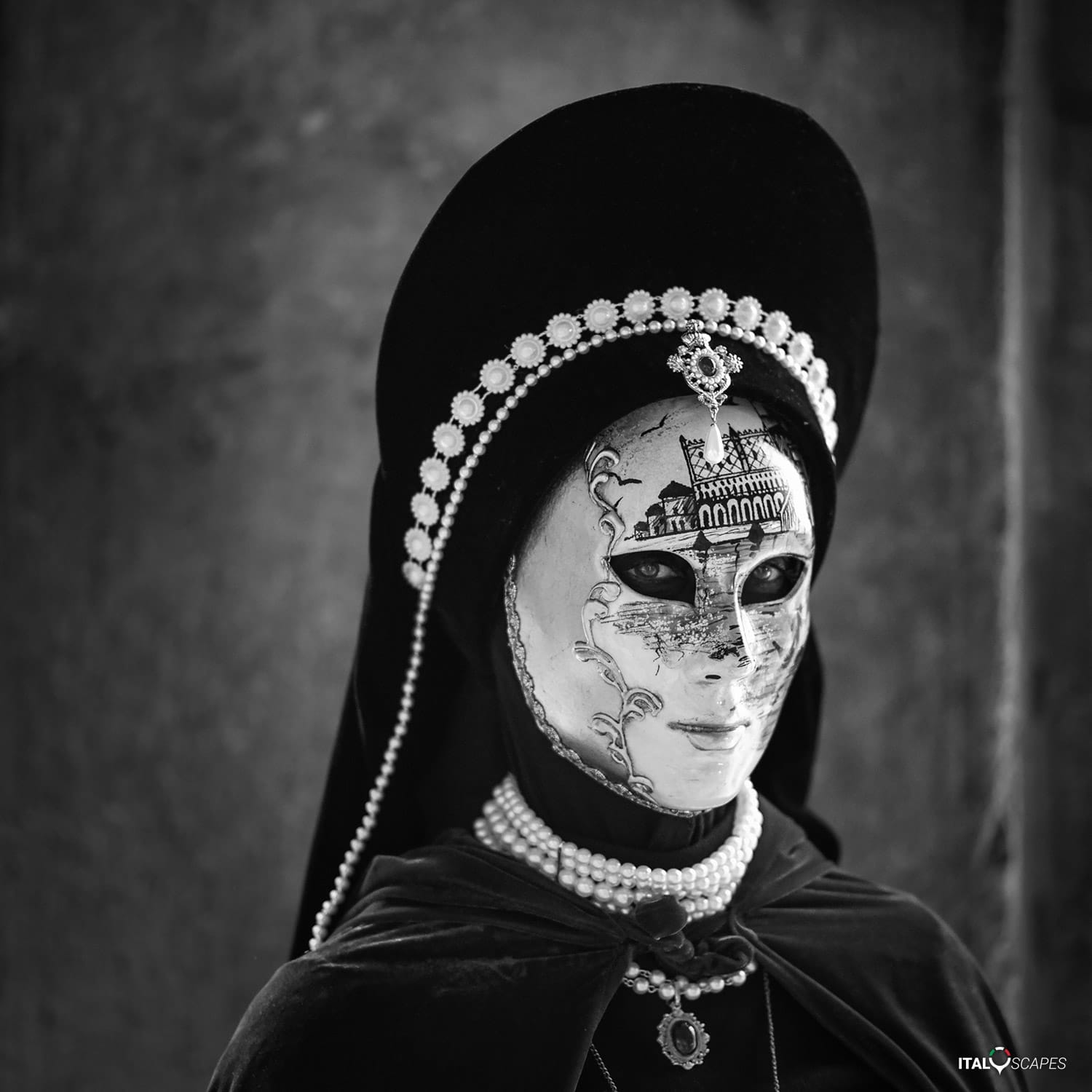 Stunning Photos of the Venice Carnival 2025: Masks, Costumes & Magical Moments 5 Venice Carnival
