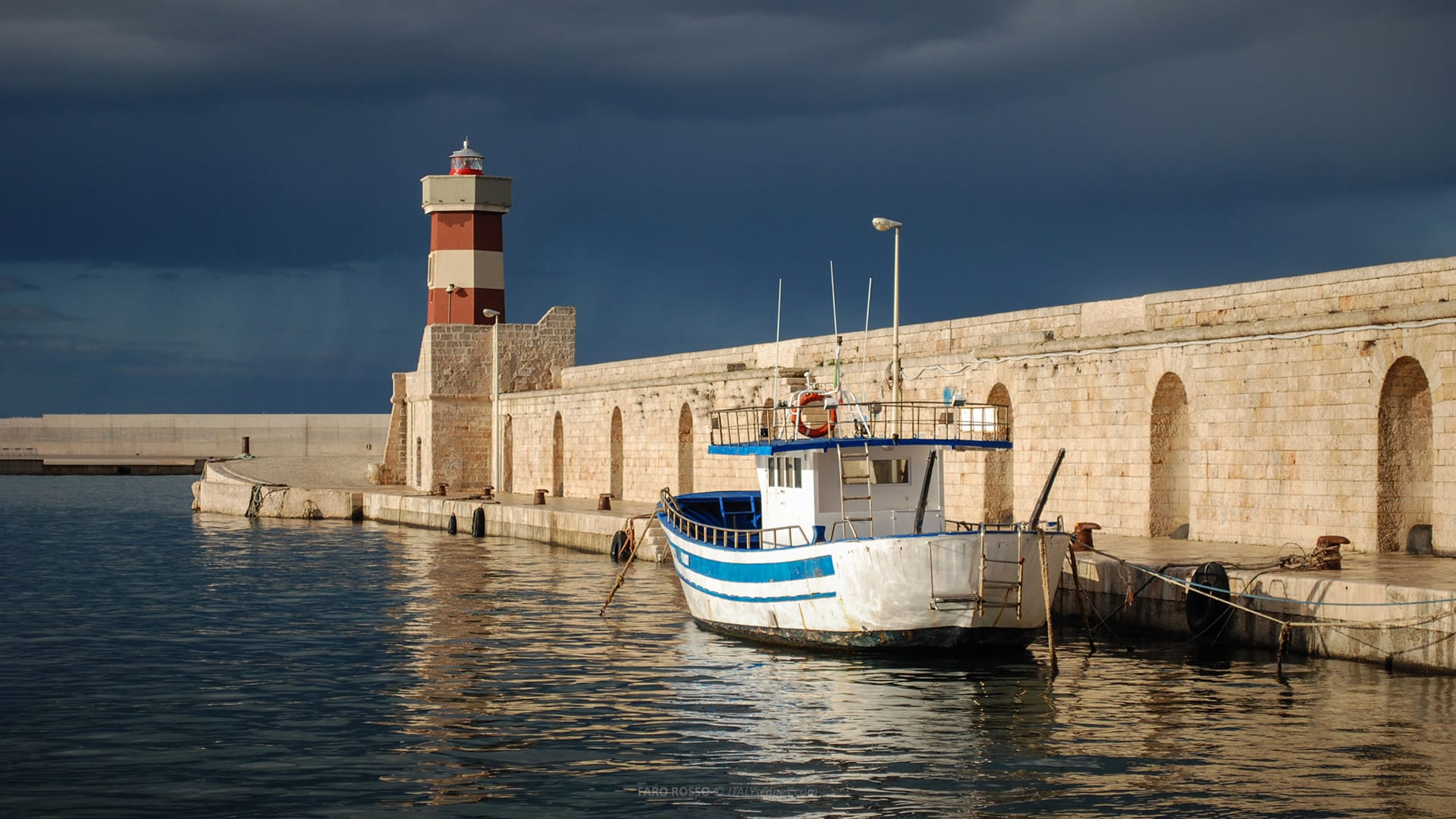 Faro Rosso 3 Faro Rosso di Monopoli